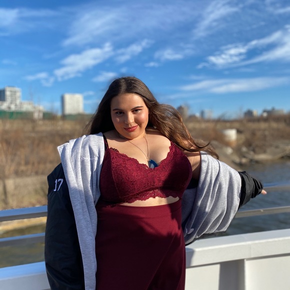 Meet your Posher, Lauren - Picture 1 of 1